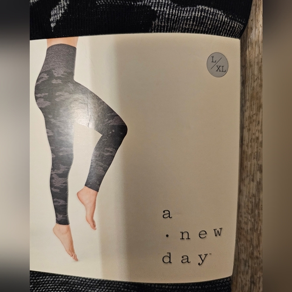 NEW A new day seamless leggings camo large XL black target high waisted - Picture 4 of 7